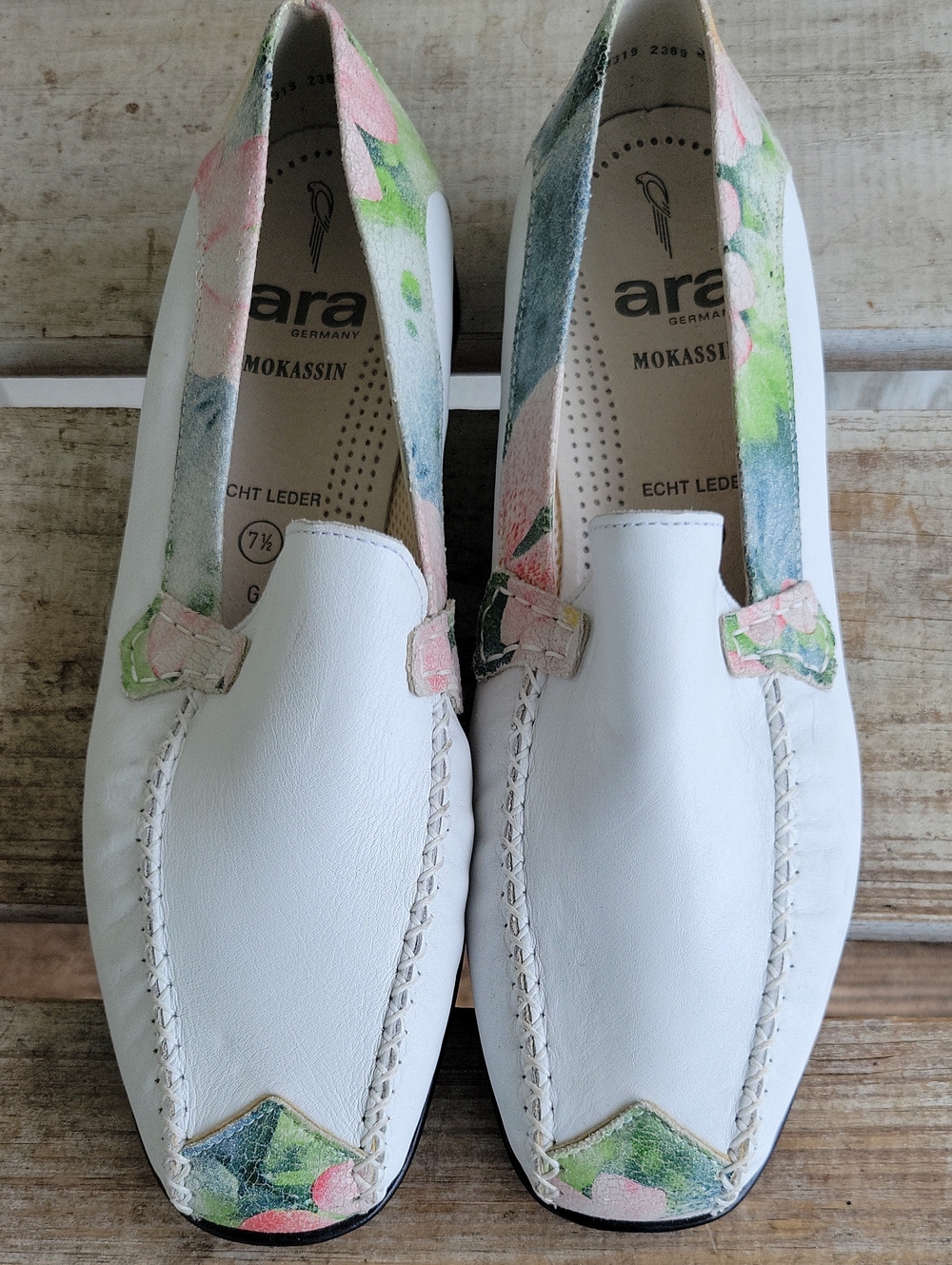 Ara Mokassin Germany White Leather Slip-On Moccasins with Pastel Floral Trim